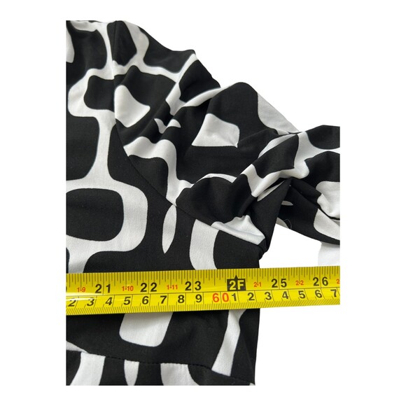 Tiana B Black and White Geometric Sheath Style Knee Length Shift Dress 2X - Picture 7 of 9